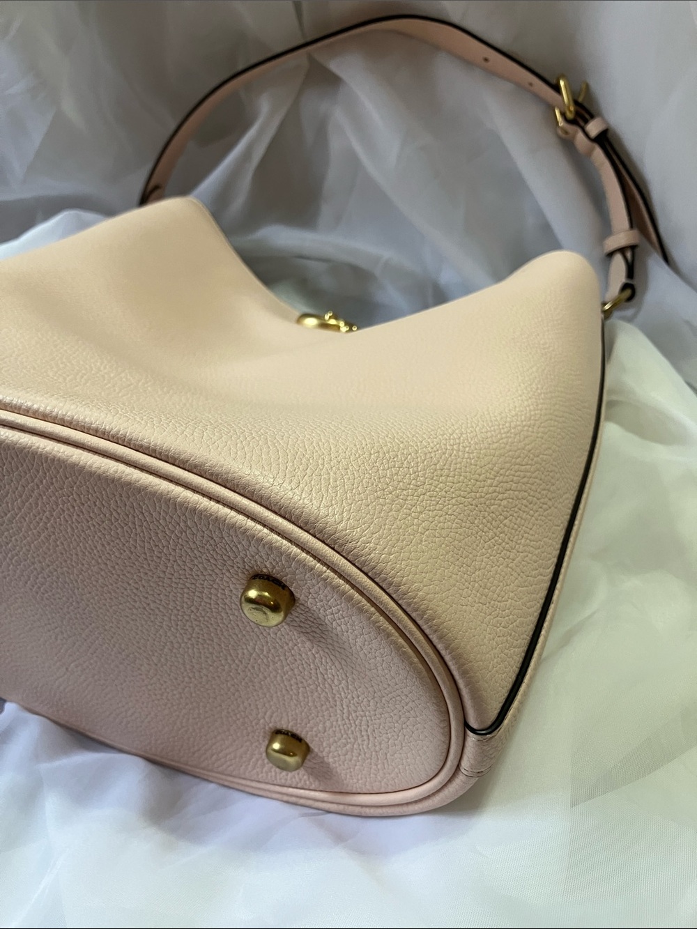 Willow Soft Bucket Bag - Picture 12 of 16